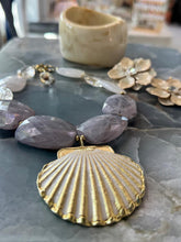 Load image into Gallery viewer, seashell necklace, with Turkish stones