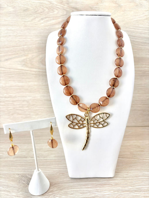 Oval stone necklace