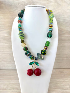 Necklace with colorful crystal stones