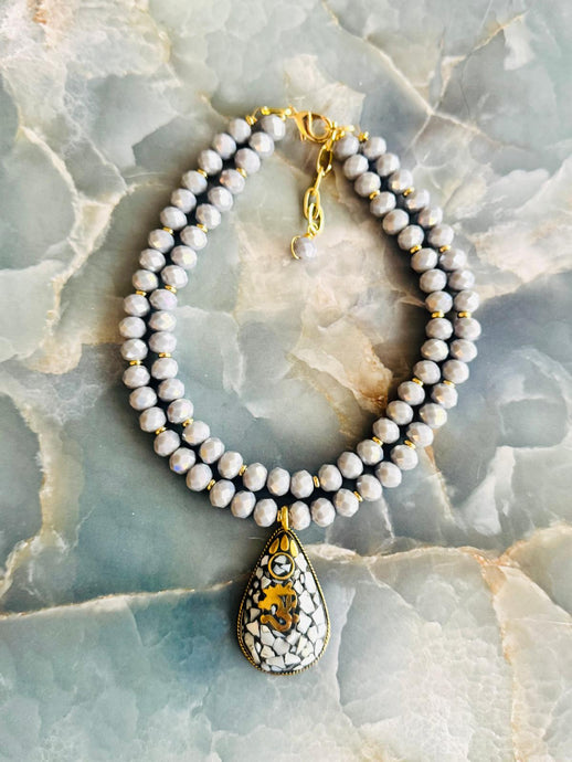Necklace with fine Turkish rhinestones
